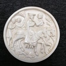Vintage Marcus Designs Plaque Relief Round  19cm / 7.5cm Dia England