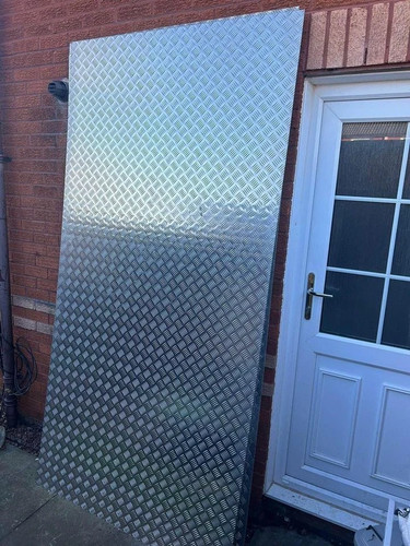 Aluminium chequer plate 2500 - chequer, x