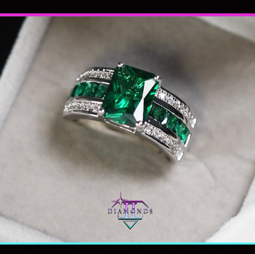 Women green diamond ring - women's,