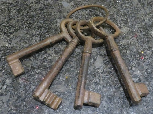 Bunch vintage large iron - 4,