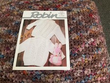 Robin 13334 Knitting PATTERN  Vintage Baby Cardigans 17-20 Inch Chest DK