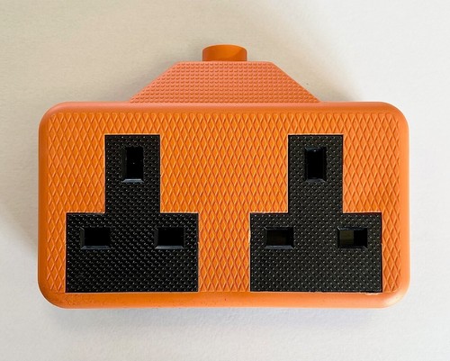 Amp orange gang socket - 13,