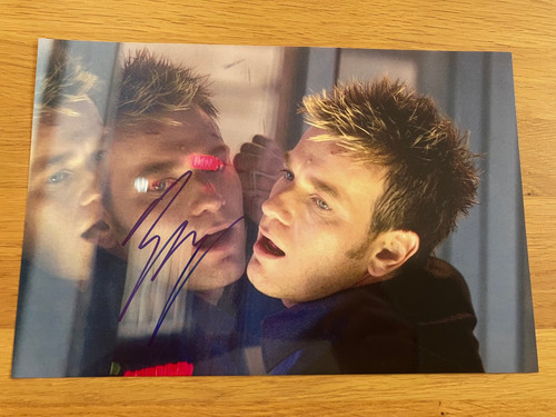 Ewan mcgregor signed autograph - ewan,