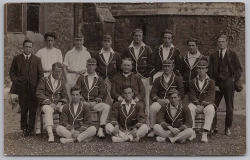 Unidentified cricket team - team, atc