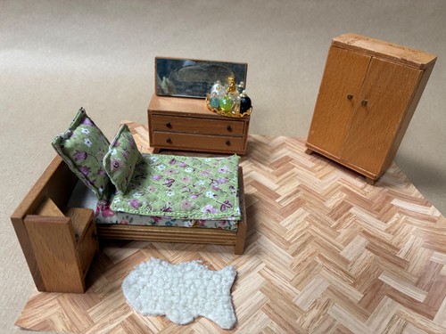 Dolls house bedroom - , furniture