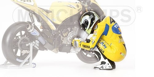 Rossi crouching figure