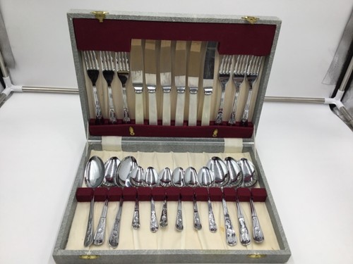 Vintage pieces canteen of - 24,