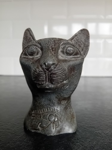 The head ancient - head,