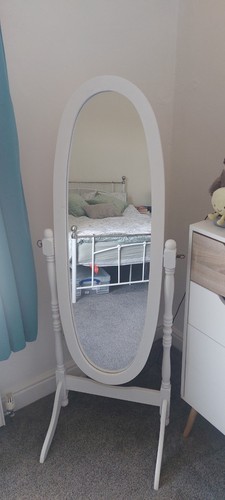 Freestanding white oval - white,