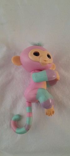 Woowee fingerling interactive