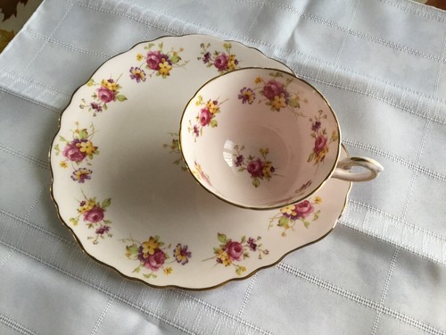 Tuscan light pink flowered - pink,