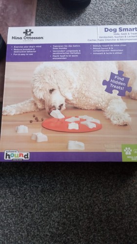 Dog smart hide and - , treat