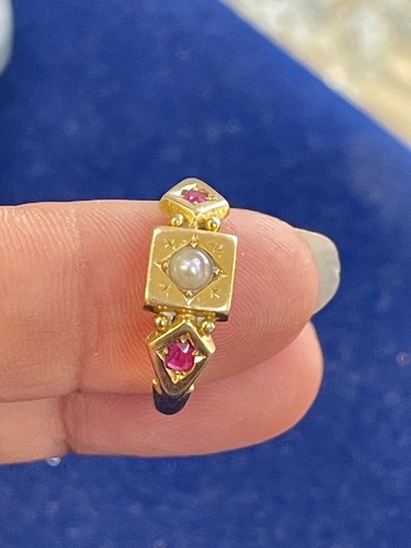 Antique gold ruby - ct, and