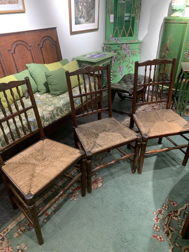 Antique set spindle back - spindle,