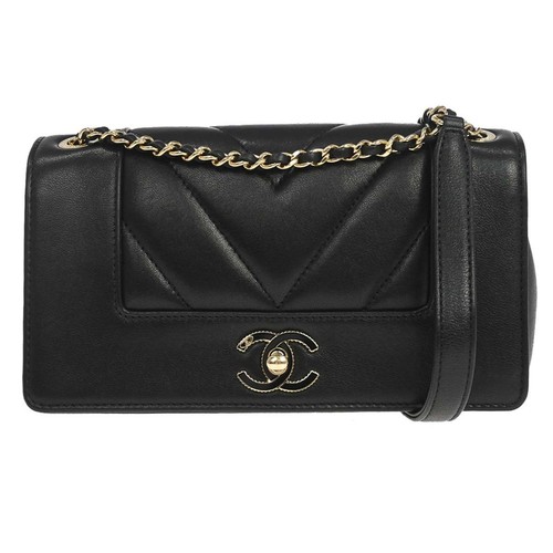 Chanel black lambskin chevron - lambskin,