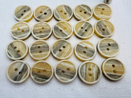 Horn effect buttons 18mm - 18mm, beige