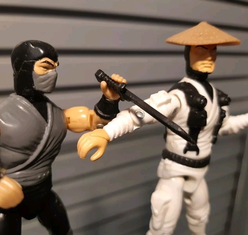 Mortal kombat figure - figure, vintage