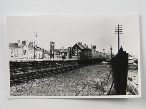 Train barnstaple town - train, station