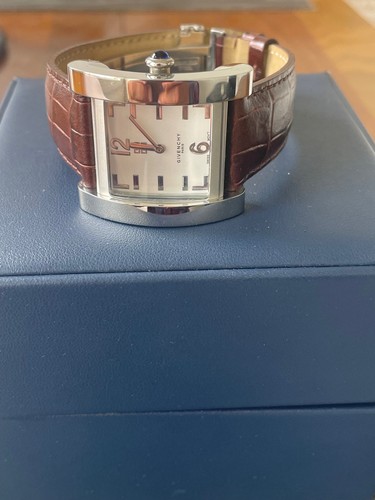Givenchy attitude square - attitude,