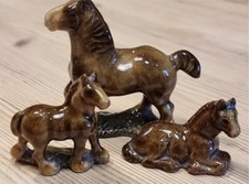 RARE VINTAGE WADE SHIRE HORSE FAMILY-ADULT & TWO FOALS-ORIGINAL STICKERS  