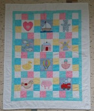 Vintage Retro 1970-80s Baby Patchwork Floral Quilt Bedspread Topper Pastels Cot