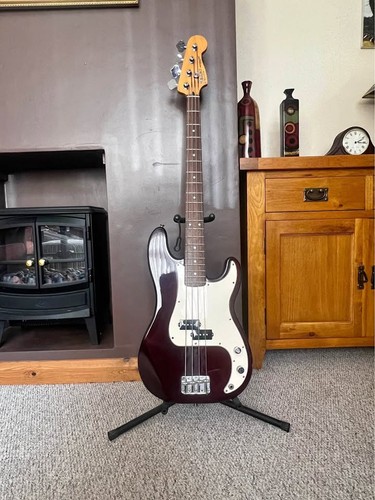 2002 mexican fender bass - fender,