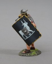 THOMAS GUNN ROM134B - Legionnaire Lunging with Pilum - Black Shield