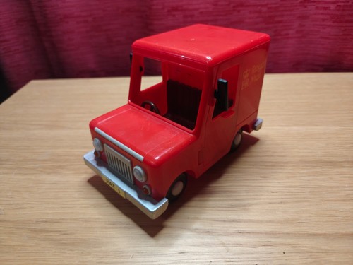Postman pat royal mail - pat,