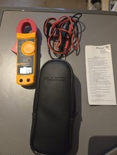 Fluke 322 True RMS Clamp Multimeter With Leads