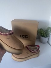 Brand new uggs slippers - new,