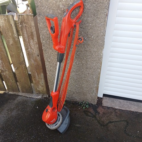 Flymo electric grass trimmer - grass,