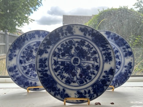 Set antique wedgwood - of, 3
