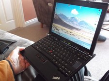 Thinkpad X200S Laptop 1.60 GHz Dual Core 6GB RAM 128 GB SSD - Linux Mint 22.2!!