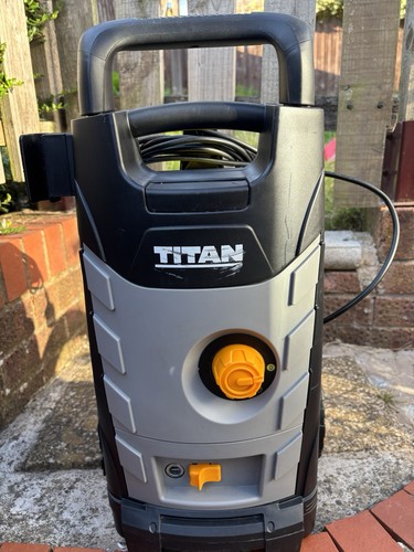 Titan ttb1800prw 1800w - 1800w, bar