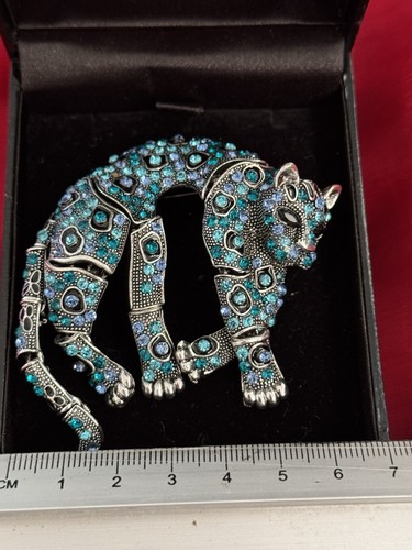 New stunning large panther - stunning,
