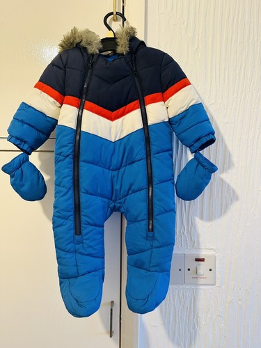 Fred and flo baby pram-suit