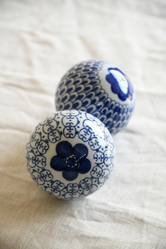 Pair blue and - white, oriental