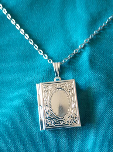 Silver book locket - , 22x17x5mm