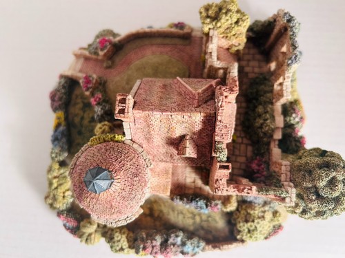 Lilliput lane scotney castle - scotney,