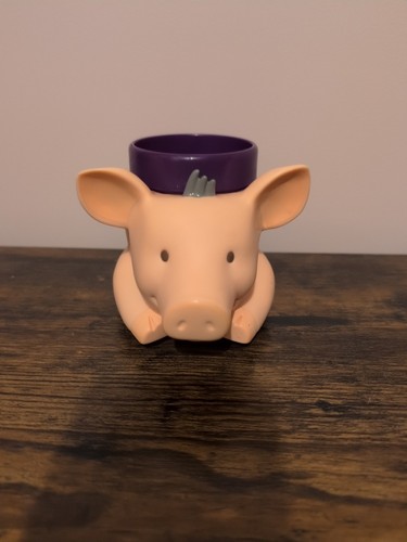 Babe pig shaped plastic cup - pig,
