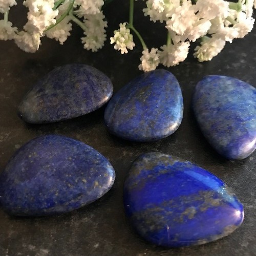 Lapis lazuli thumb - worry, stone
