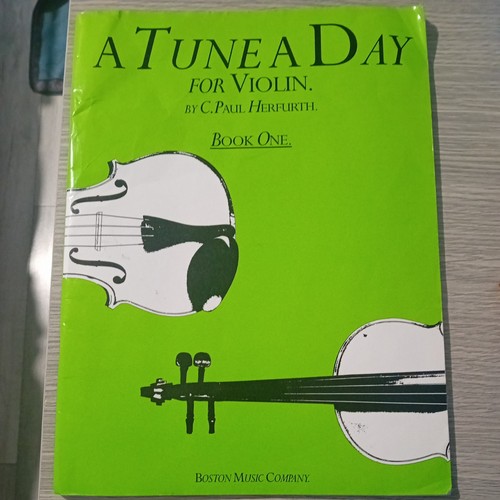 Tune day violin book 1 - tune, a