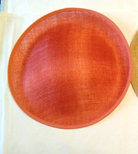 Sinamay base burnt orange - base,