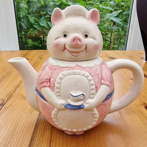 Ceramic novelty teapot - teapot, in