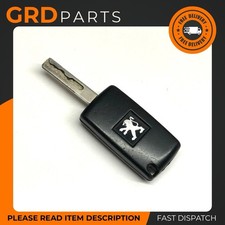 GENUINE PEUGEOT 2 BUTTON REMOTE FLIP KEY FOB WITH CHIPBOARD (USED) CE0536