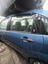 Ford Focus MK1 Ghia Saloon 4