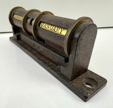 Vintage perpetual desk