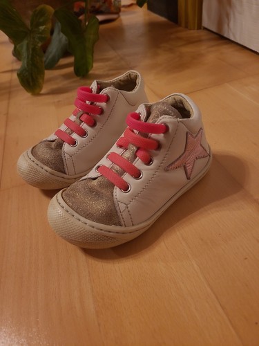 Size toddler shoes - 23,