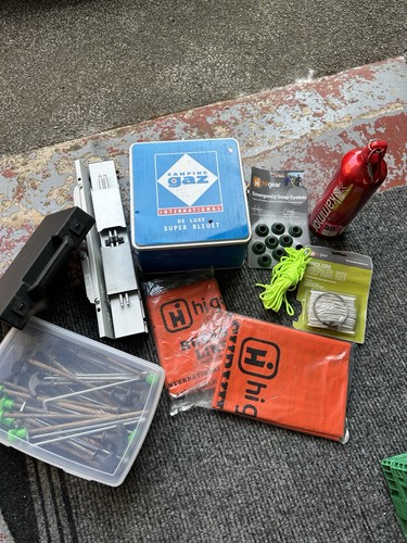 Camping equipment bundle - equipment,