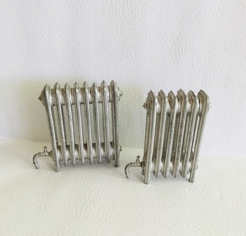 Dolls house scale - dolls,